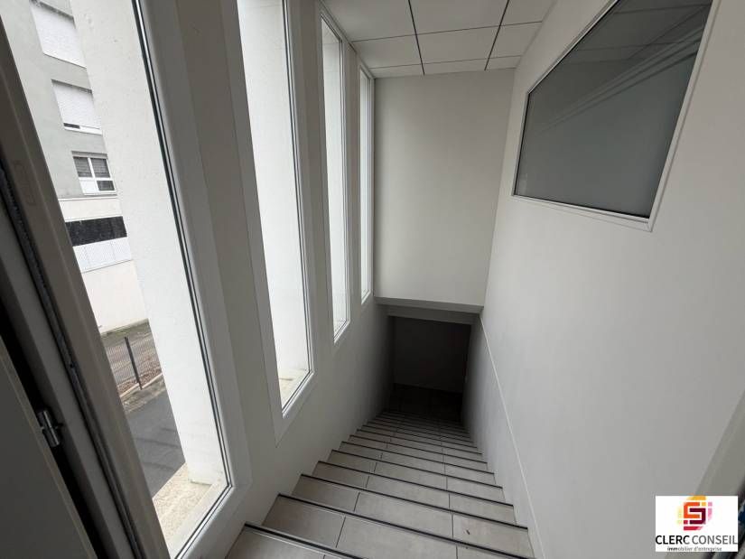 Location - Bureaux 548m² - Petit-couronne