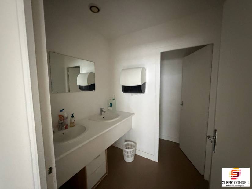 Location - Bureaux 548m² - Petit-couronne