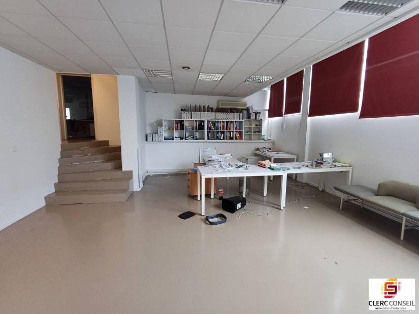Location - Bureaux 548m² - Petit-couronne