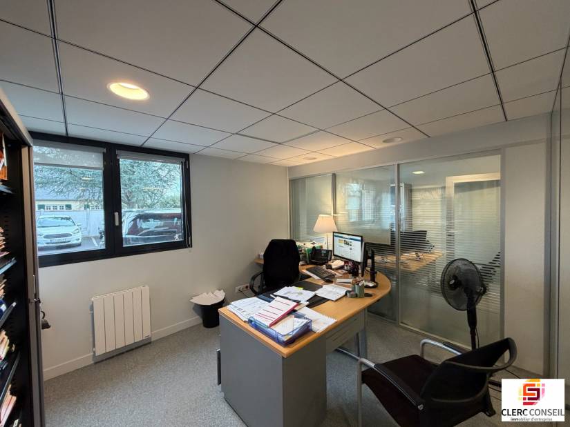 Location - Local commercial 210m² - Bois-guillaume