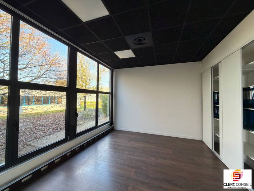 Location - Bureaux 454m² - Mont-saint-aignan