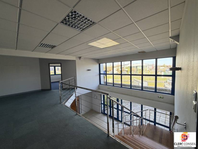 Location - Local d'activité 1500m² - La vaupalière