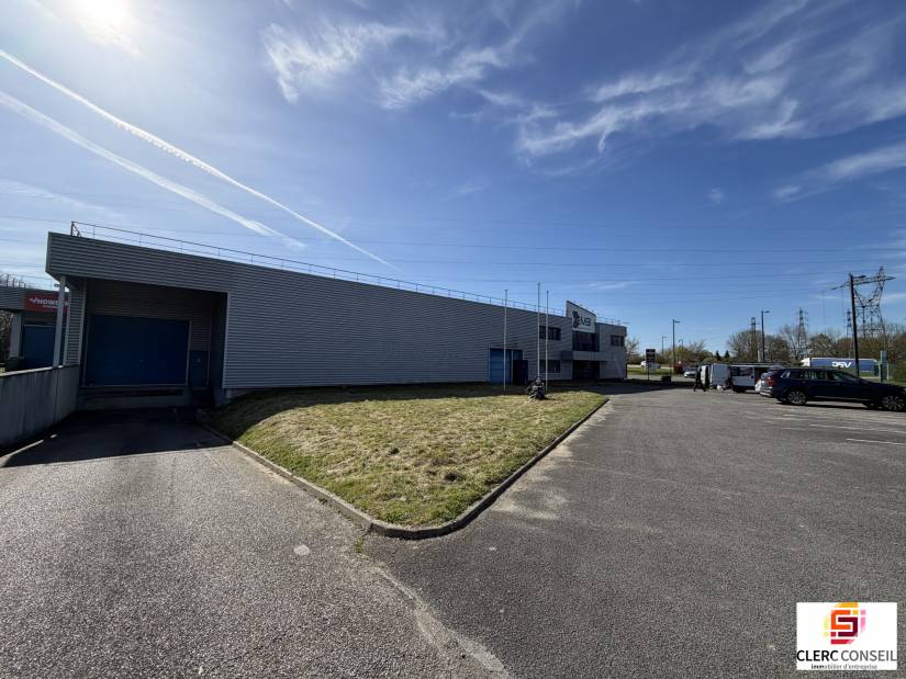 Location - Local d'activité 1500m² - La vaupalière