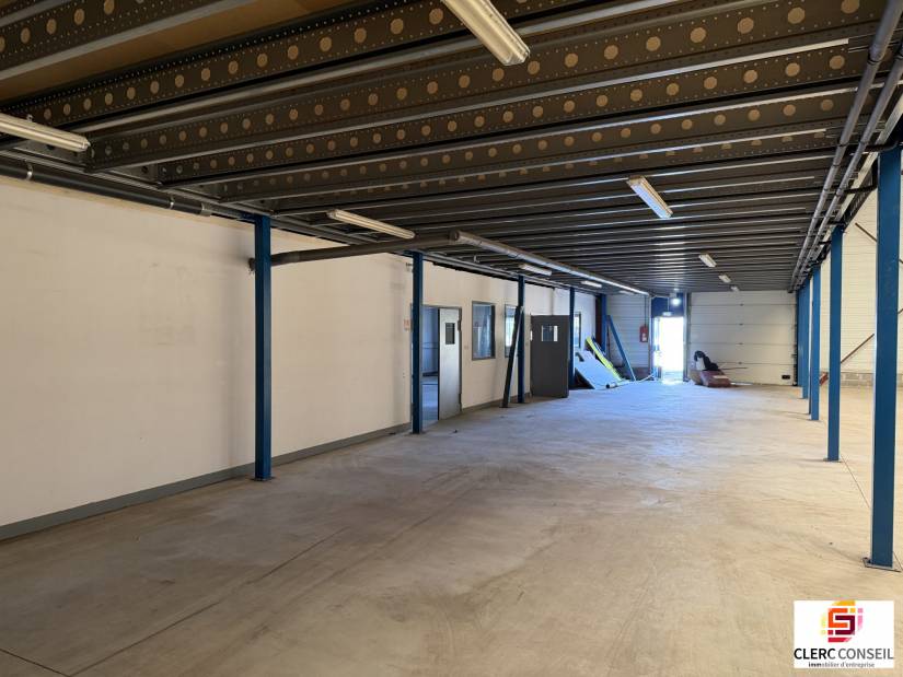 Location - Local d'activité 1500m² - La vaupalière