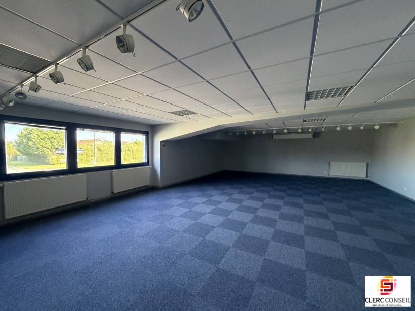 Location - Local d'activité 1500m² - La vaupalière