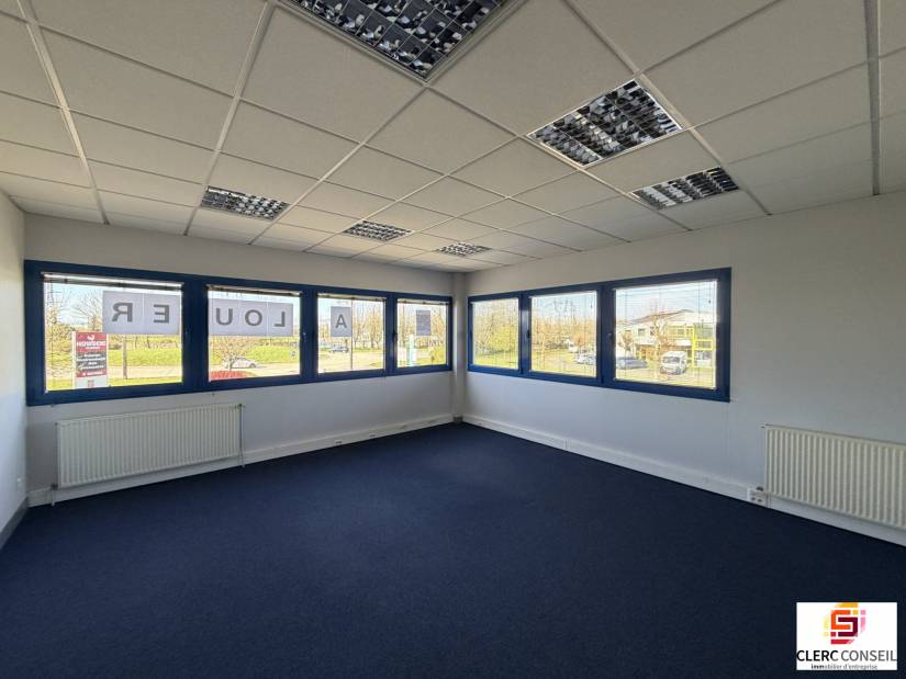 Location - Local d'activité 1500m² - La vaupalière