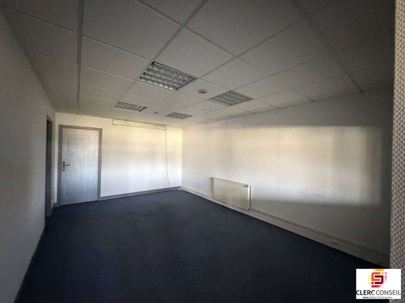 Location - Local d'activité 1500m² - La vaupalière