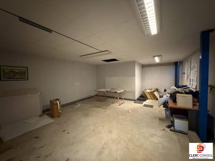 Location - Local d'activité 1500m² - La vaupalière