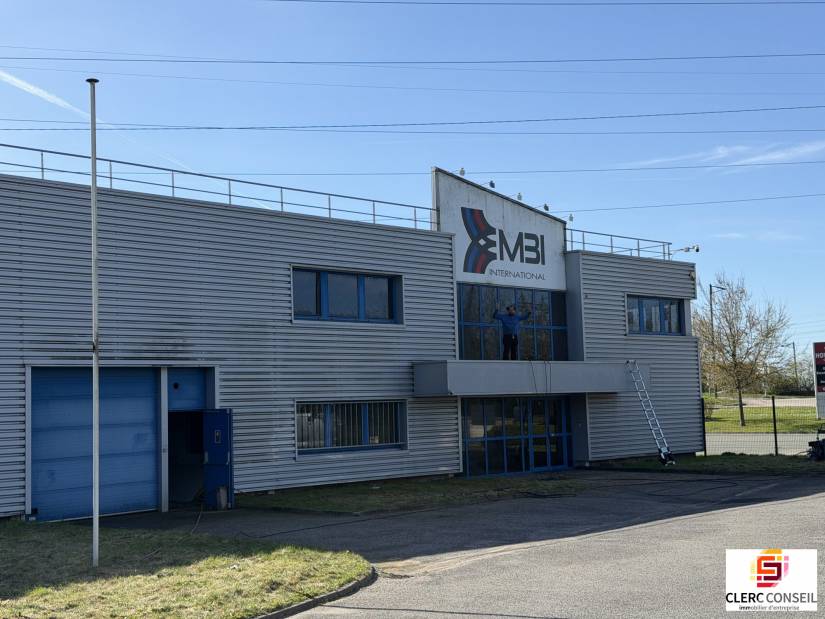 Location - Local d'activité 1500m² - La vaupalière