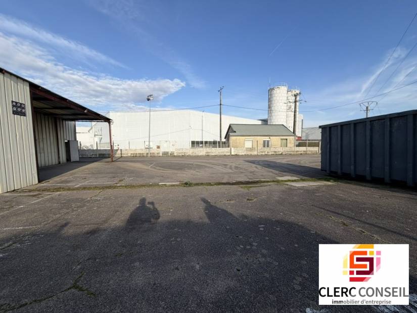 Vente - Local d'activité 700m² - Gaillon