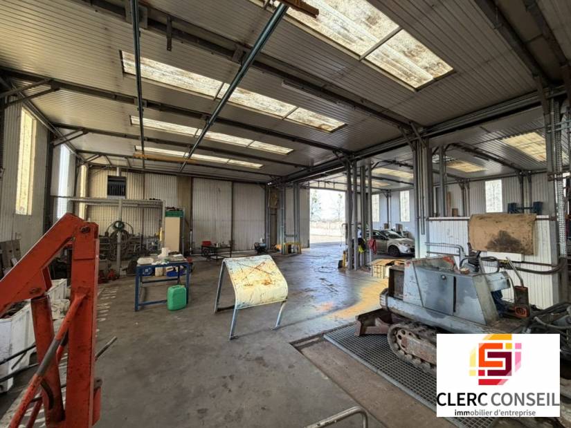 Vente - Local d'activité 700m² - Gaillon