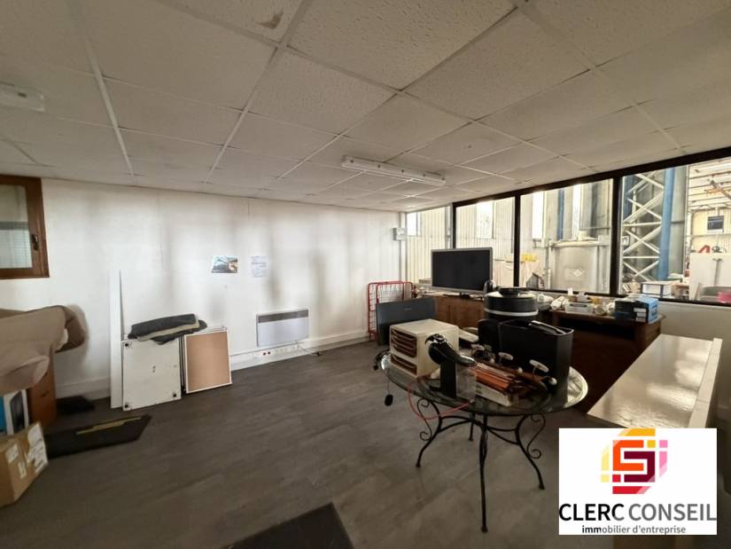 Vente - Local d'activité 700m² - Gaillon