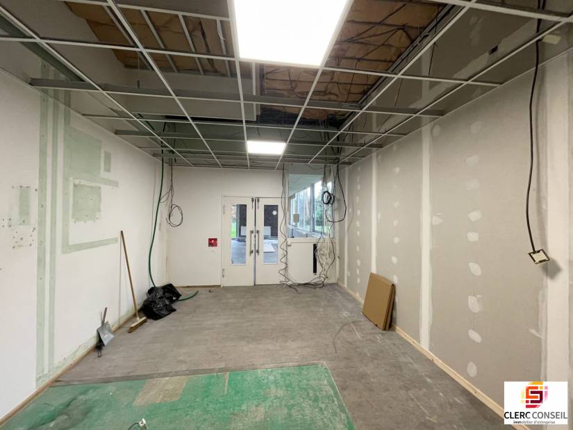 Location - Bureaux 191m² - Bihorel
