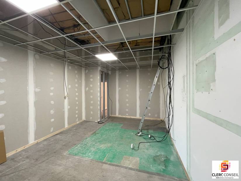 Location - Bureaux 191m² - Bihorel