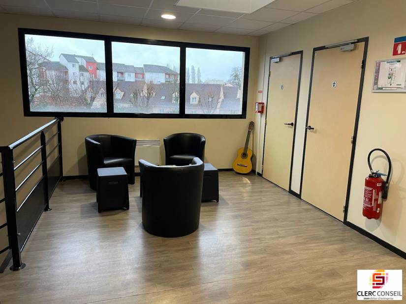 Location - Bureaux 284m² - Cléon