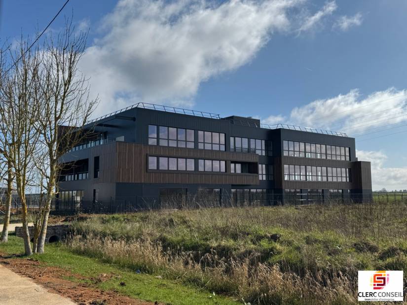 Location - Bureaux 142m² - Saint-martin-du-vivier