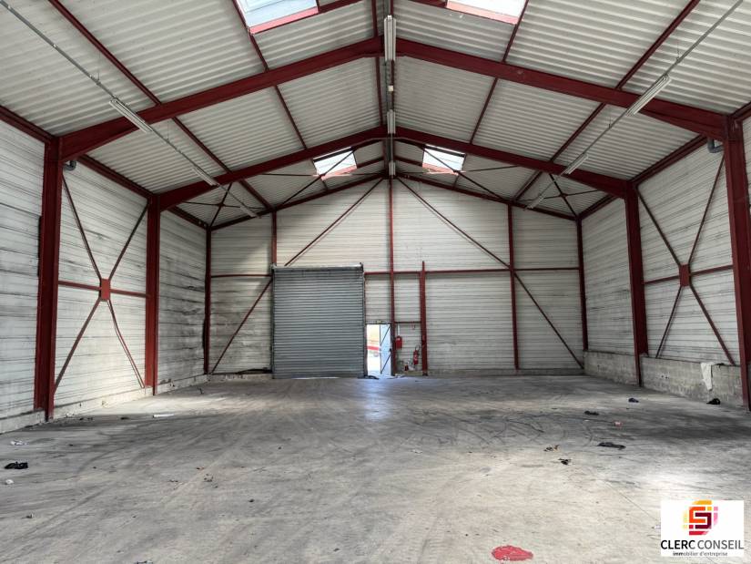 Location - Local d'activité 1700m² - Vernon