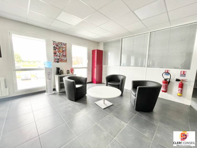 Vente - Bureaux 170m² - Boos