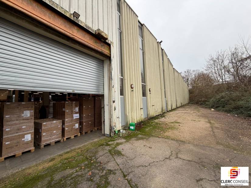 Vente - Local d'activité 5282m² - Val-de-reuil