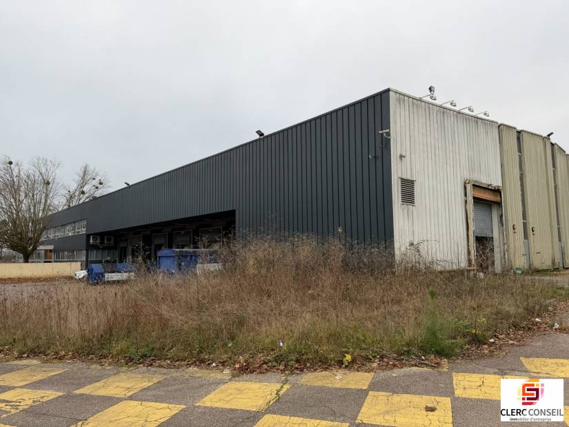 Vente - Local d'activité 5282m² - Val-de-reuil