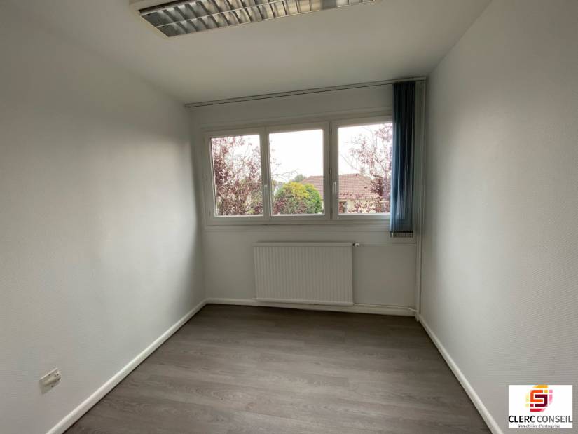Location - Bureaux 72m² - Bois-guillaume