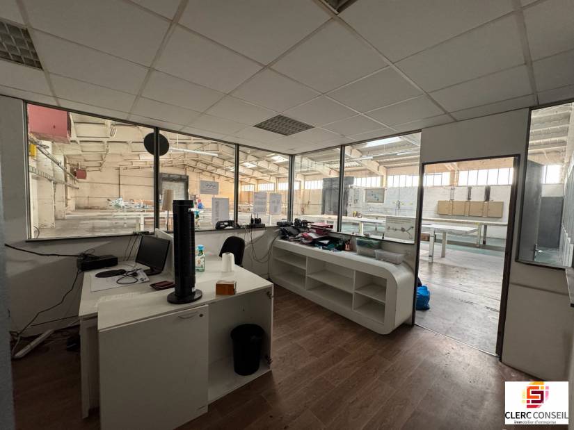Location - Local d'activité 950m² - Vernon