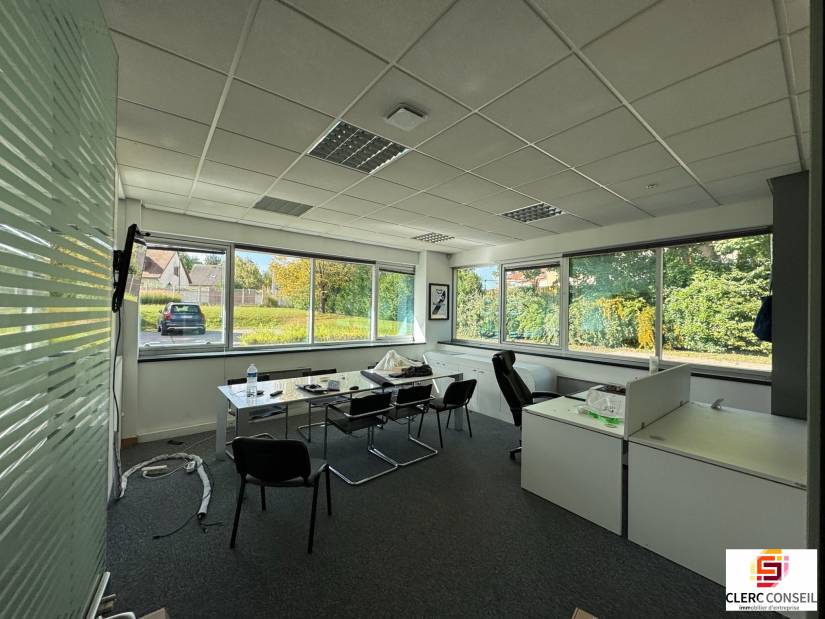 Location - Local d'activité 950m² - Vernon