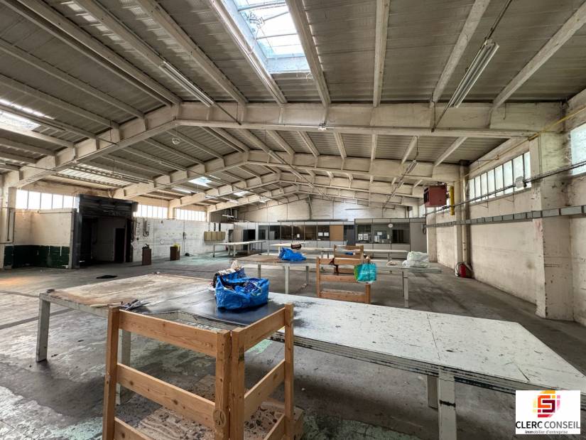 Location - Local d'activité 950m² - Vernon