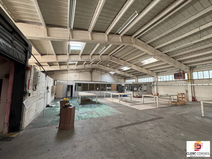 Location - Local d'activité 950m² - Vernon