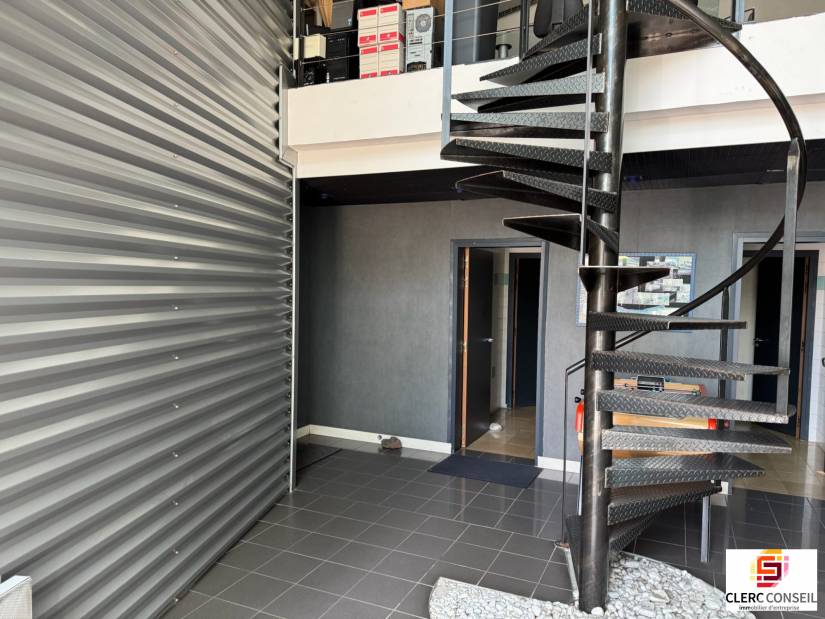 Location - Local d'activité 950m² - Vernon