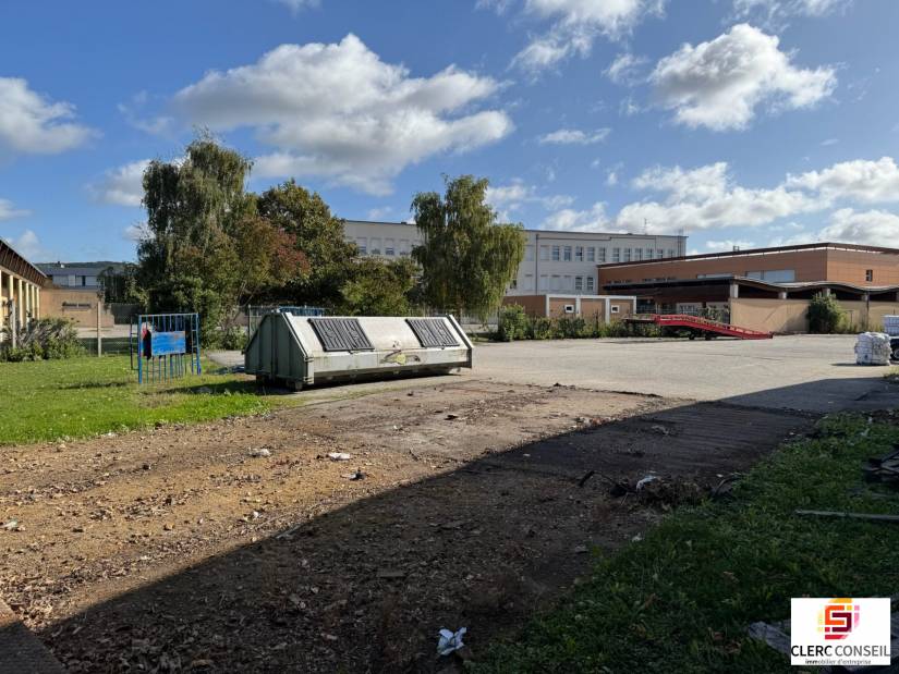 Location - Local d'activité 950m² - Vernon
