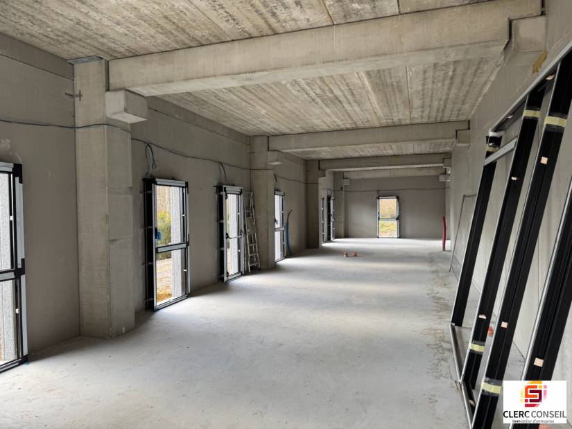 Location - Local d'activité 900m² - Saint-Étienne-du-rouvray