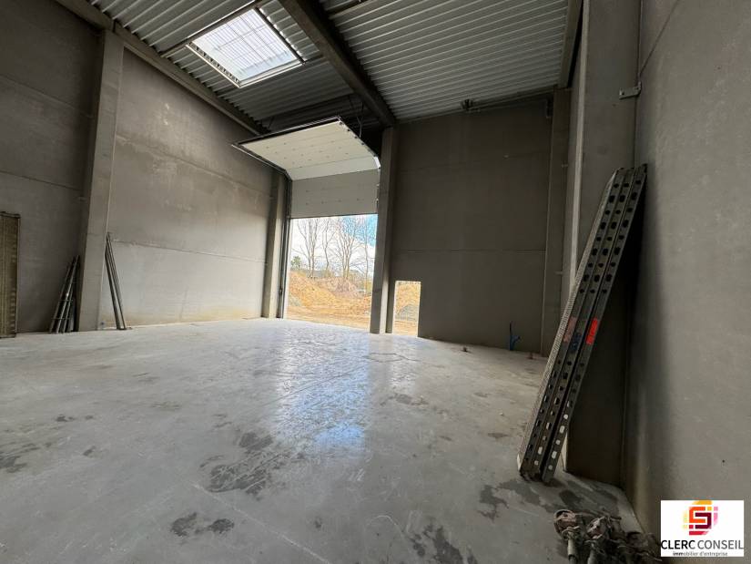 Location - Local d'activité 900m² - Saint-Étienne-du-rouvray