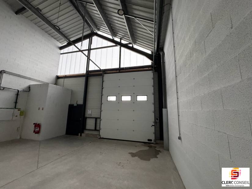 Location - Local d'activité 164m² - Pavilly