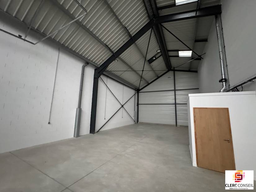 Location - Local d'activité 164m² - Pavilly