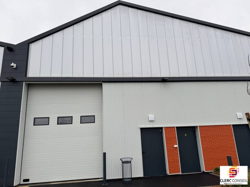 Location - Local d'activité 164m² - Pavilly