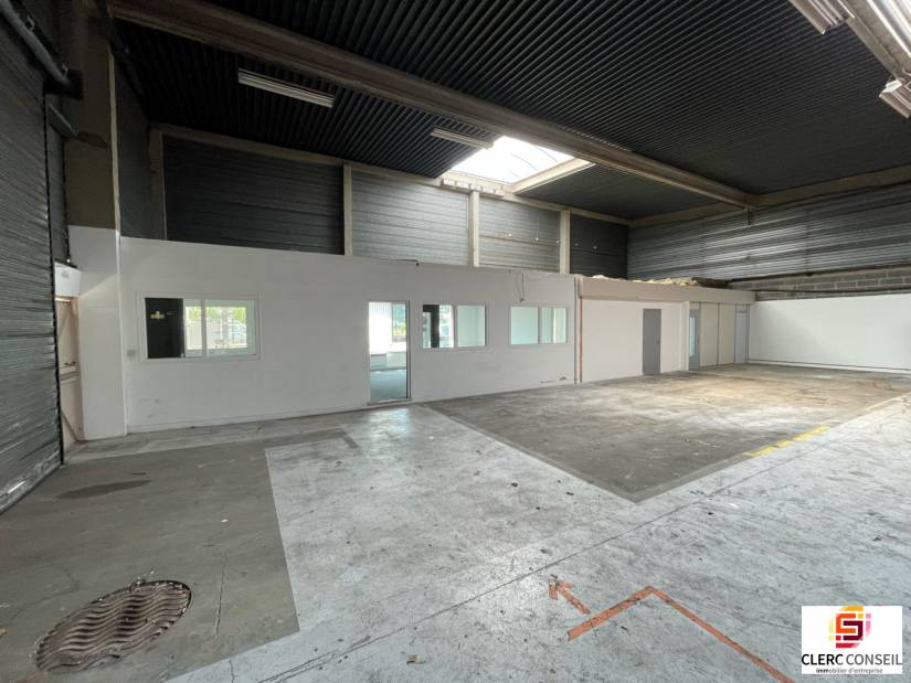 Location - Local d'activité 436m² - Sotteville-lès-rouen