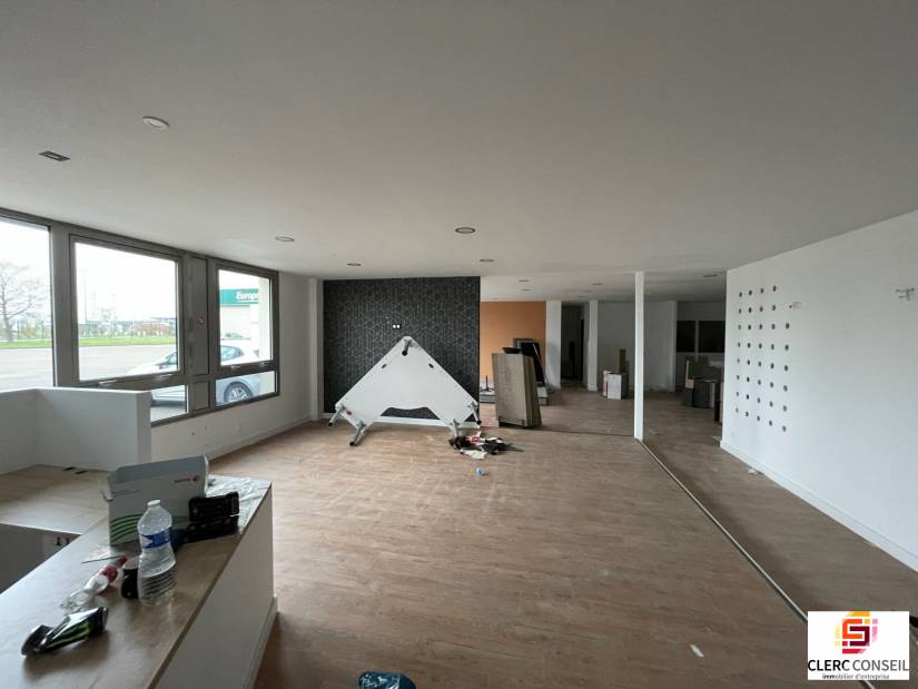 Location - Local d'activité 436m² - Sotteville-lès-rouen