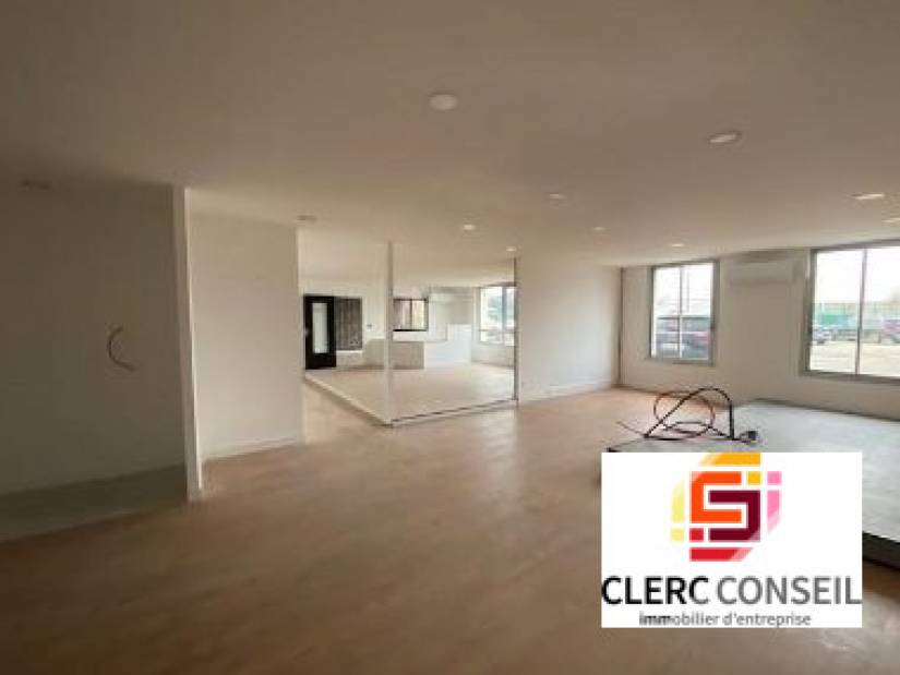 Location - Local d'activité 436m² - Sotteville-lès-rouen