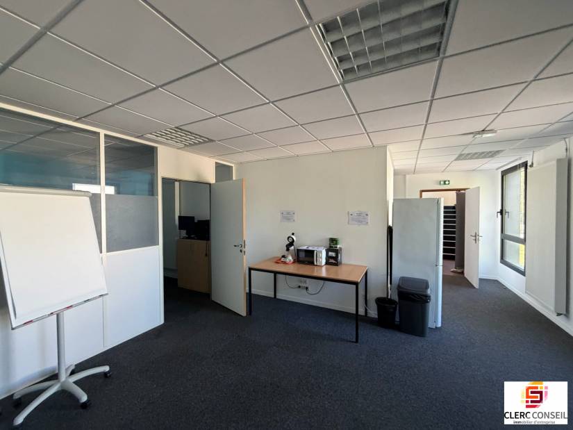 Location - Bureaux 79m² - Mont-saint-aignan