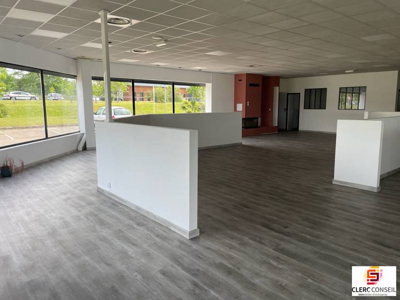 Location - Local commercial 450m² - Normanville