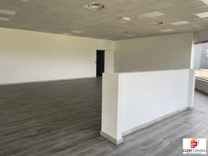 Location - Local commercial 450m² - Normanville