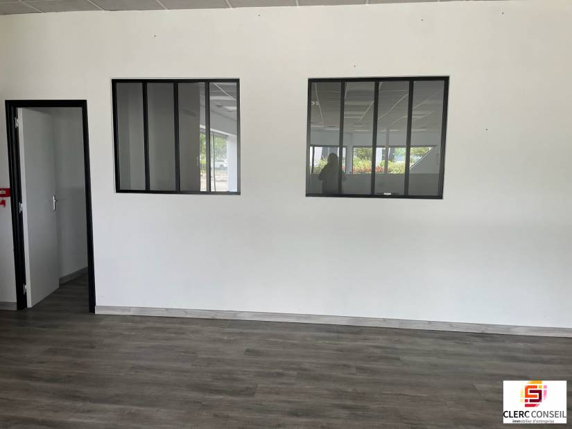 Location - Local commercial 450m² - Normanville