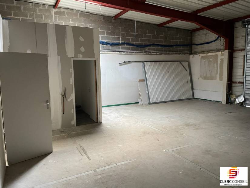 Location - Local commercial 450m² - Normanville