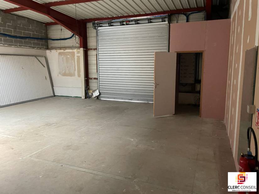 Location - Local commercial 450m² - Normanville