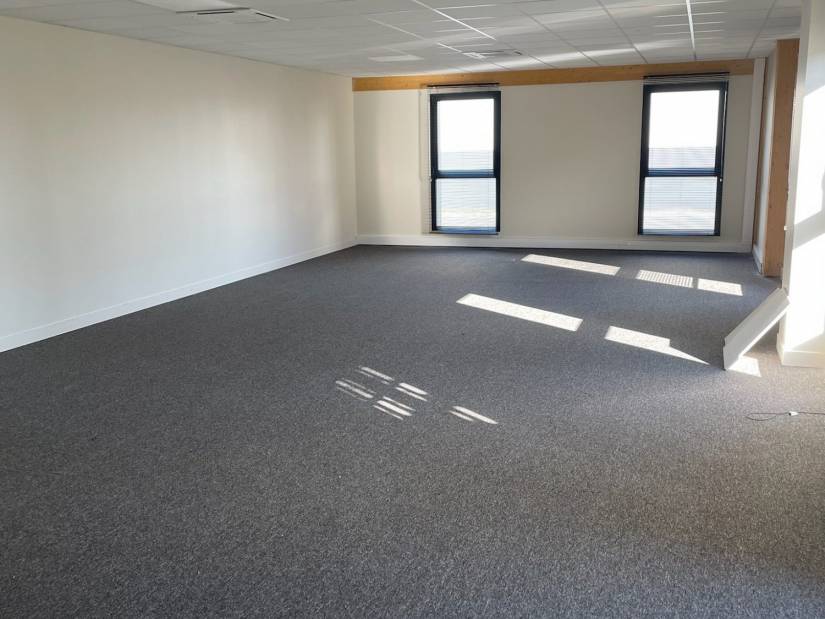 Location - Bureaux 73m² - Honguemare-guenouville