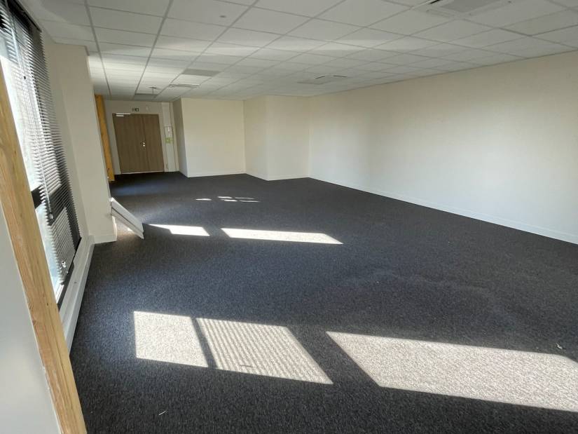 Location - Bureaux 73m² - Honguemare-guenouville