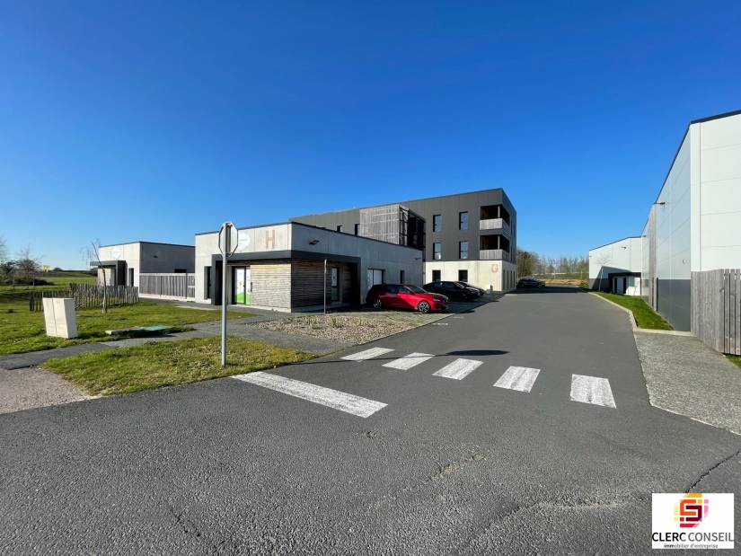Location - Bureaux 311m² - Honguemare-guenouville