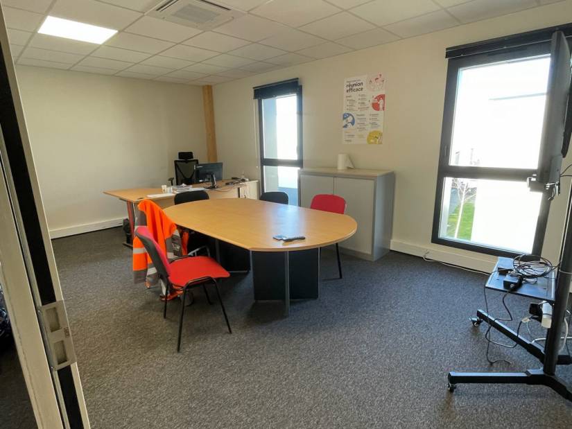 Location - Bureaux 311m² - Honguemare-guenouville