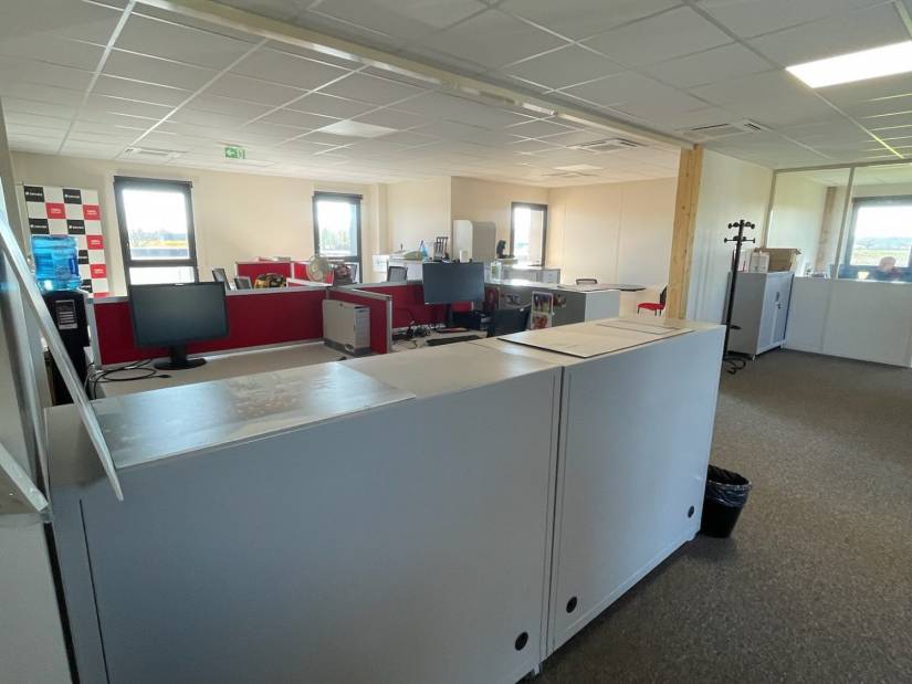 Location - Bureaux 311m² - Honguemare-guenouville